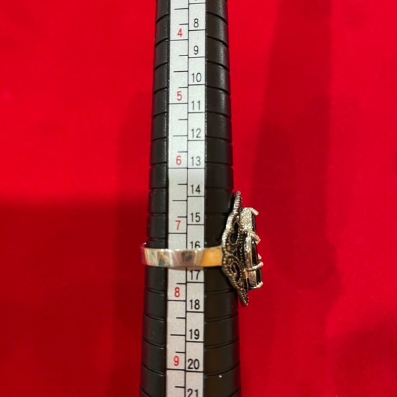 Silver ring - Picture 2 of 2